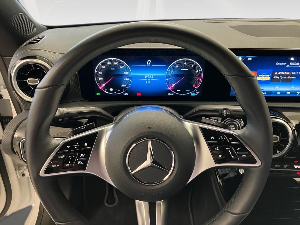 Mercedes-Benz CLA 180 2025