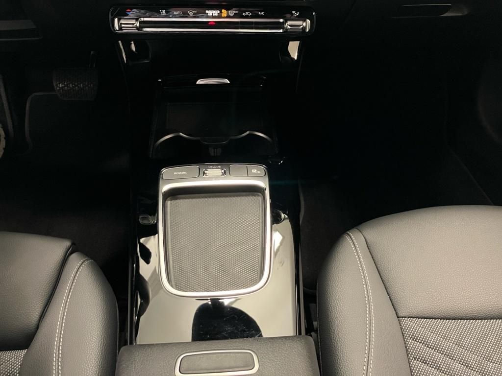 Mercedes-Benz CLA 180 2025
