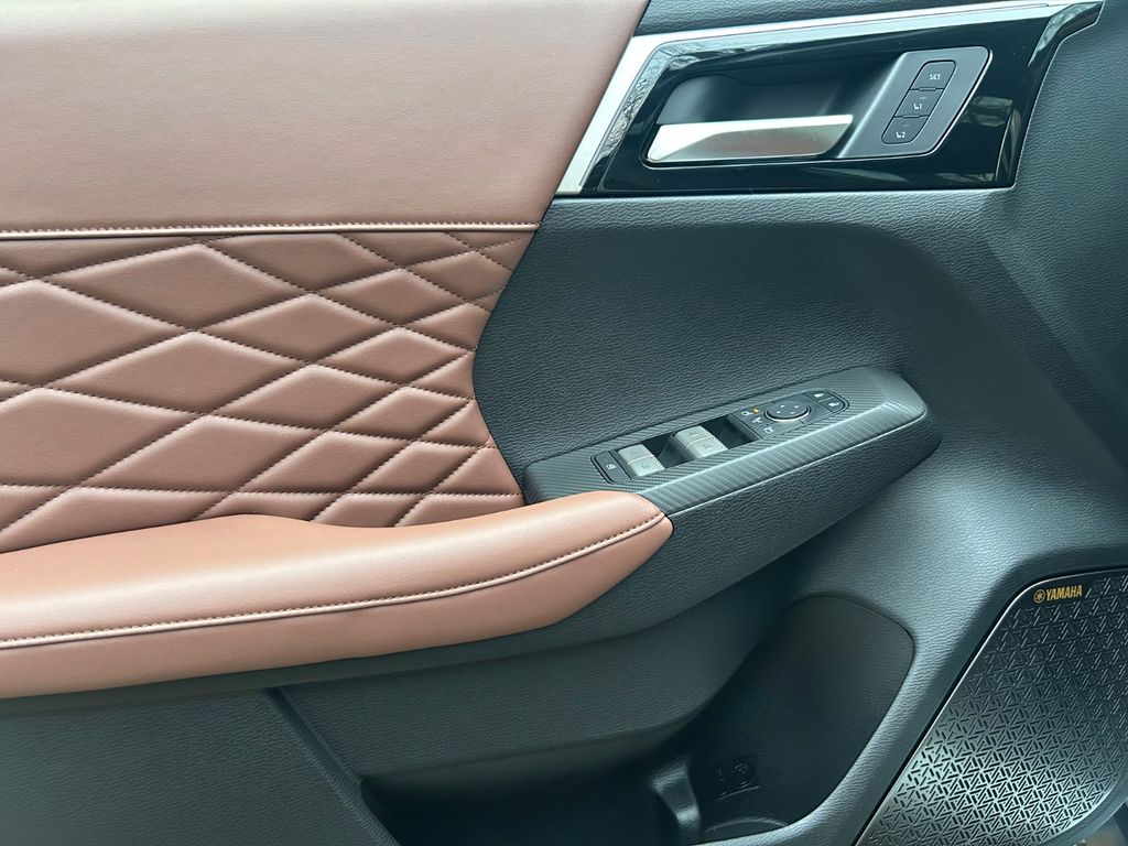 Mitsubishi Outlander 2025