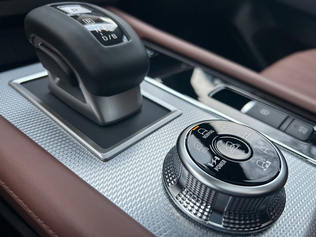 Mitsubishi Outlander 2025