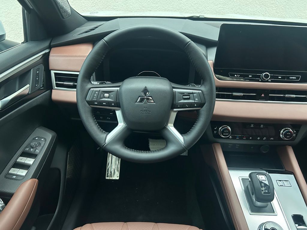 Mitsubishi Outlander 2025