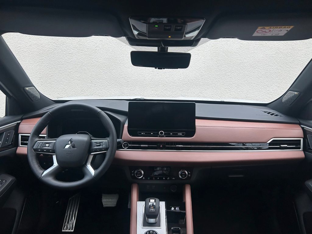 Mitsubishi Outlander 2025