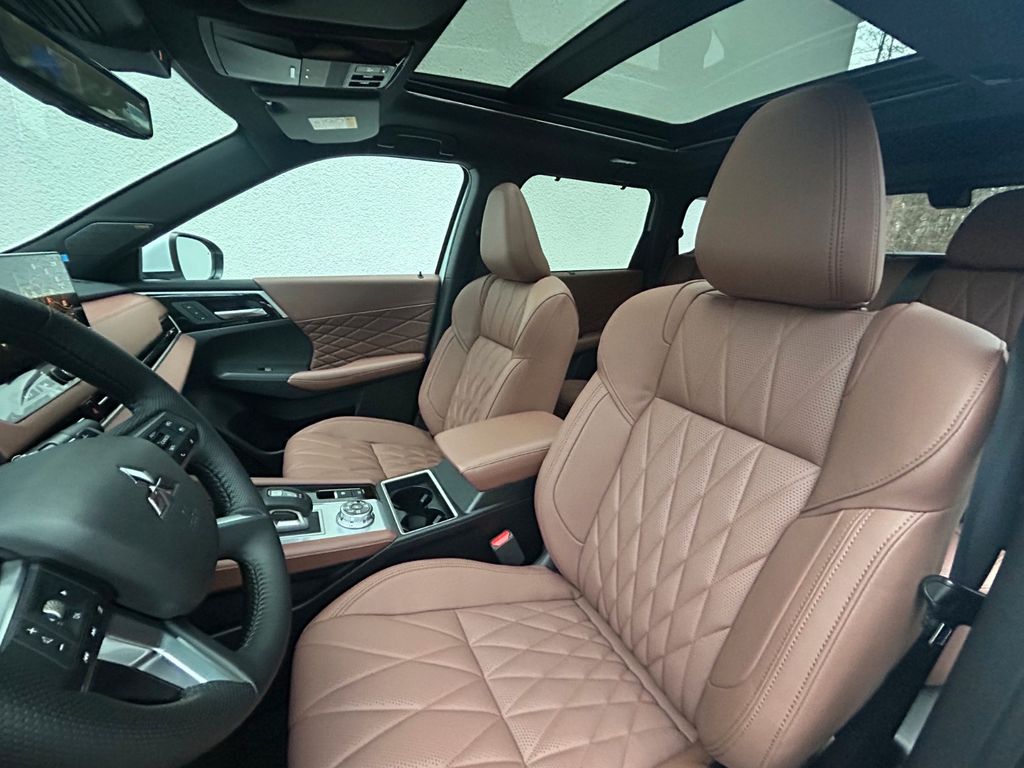 Mitsubishi Outlander 2025