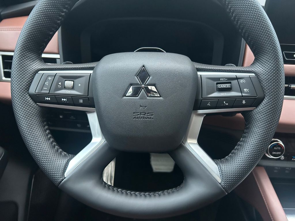 Mitsubishi Outlander 2025