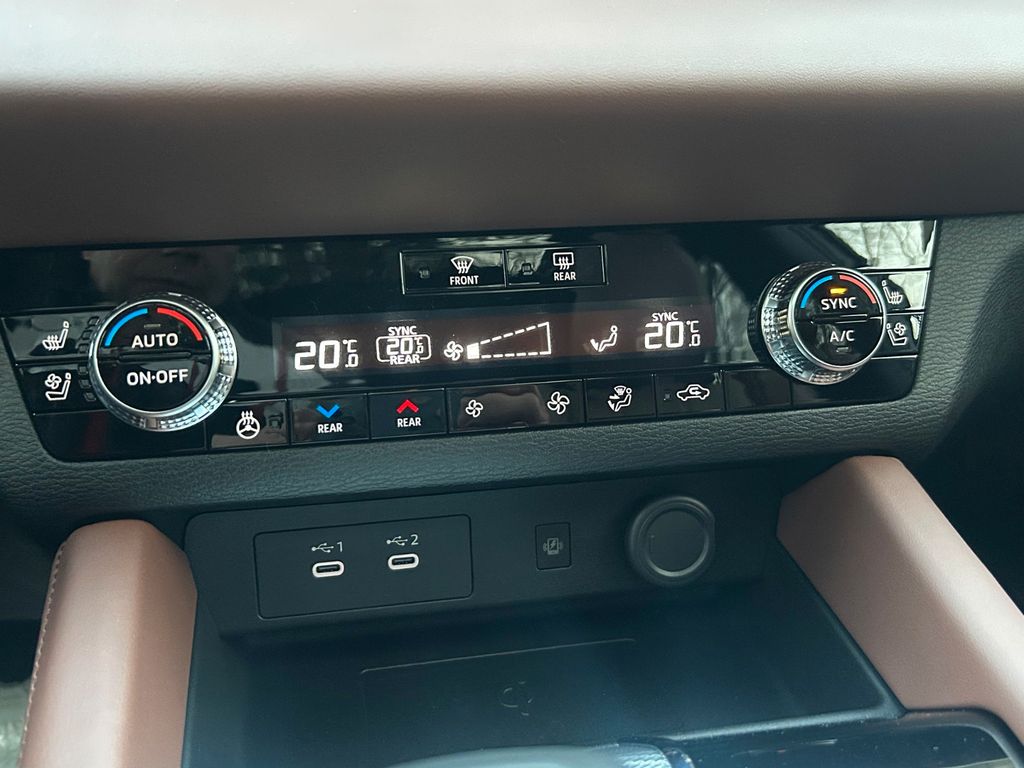 Mitsubishi Outlander 2025