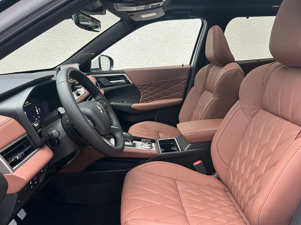 Mitsubishi Outlander 2025