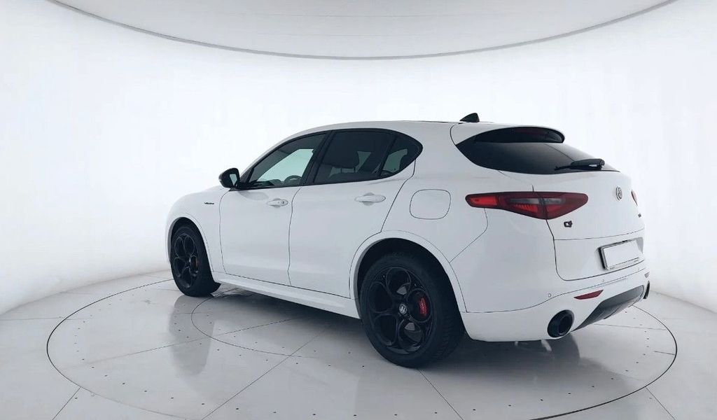 Alfa Romeo Stelvio 2021