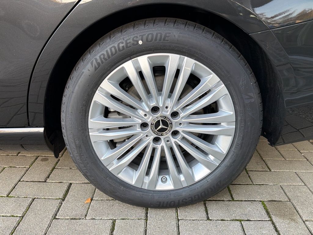 Mercedes-Benz C 200 2025