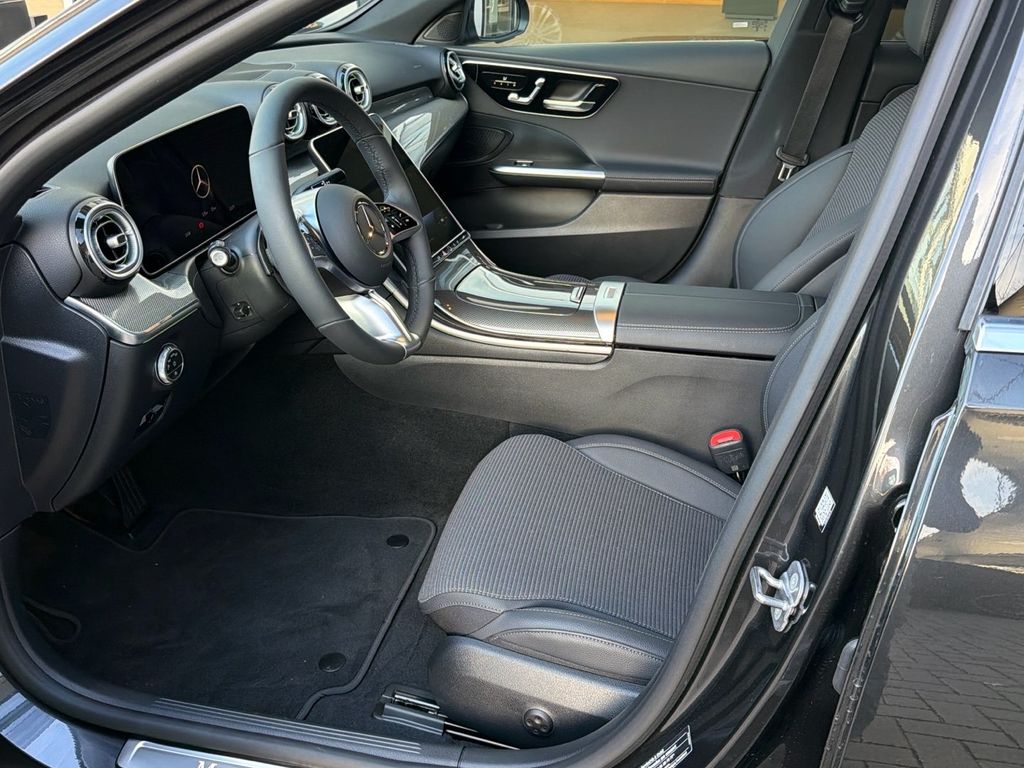 Mercedes-Benz C 200 2025