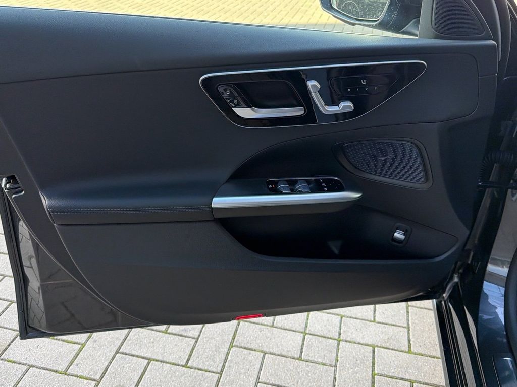 Mercedes-Benz C 200 2025