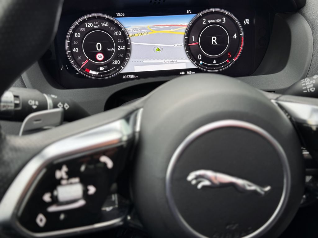 Jaguar XE 2020