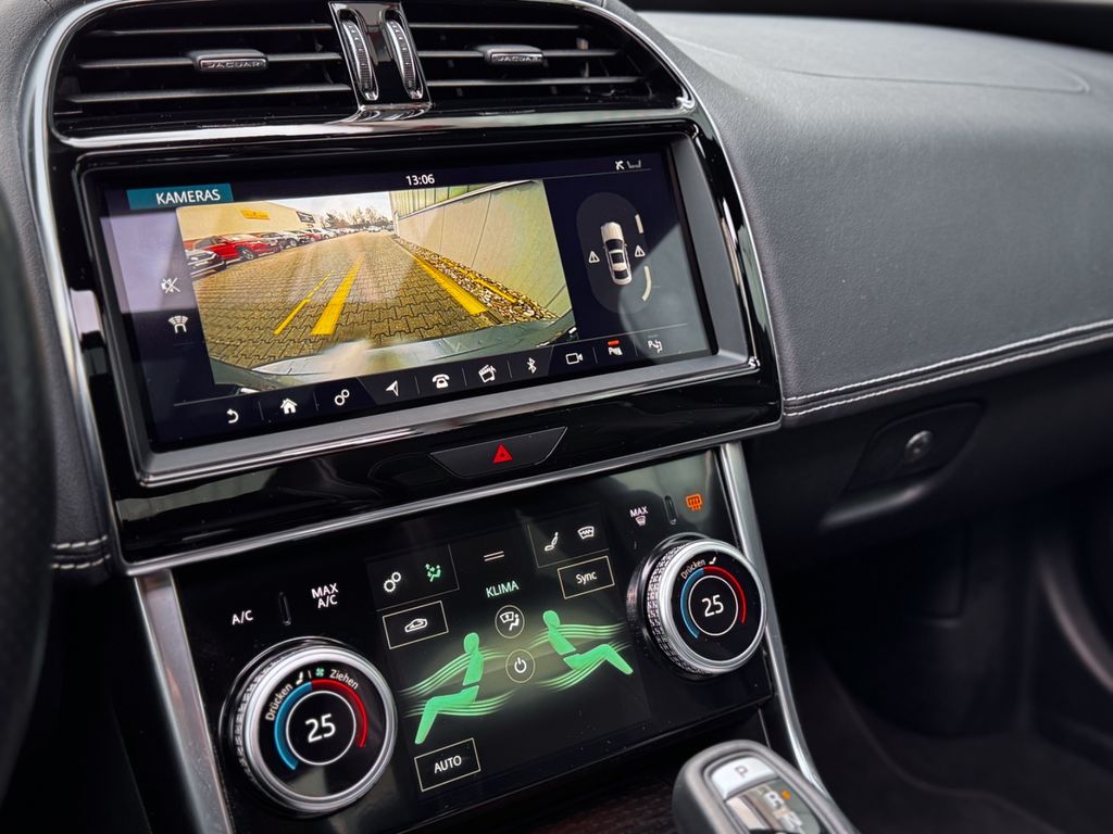 Jaguar XE 2020