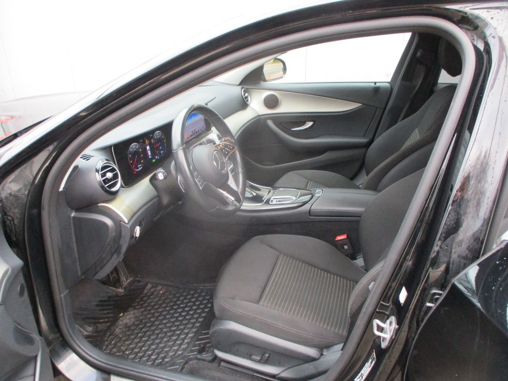 Mercedes-Benz E 300 2023