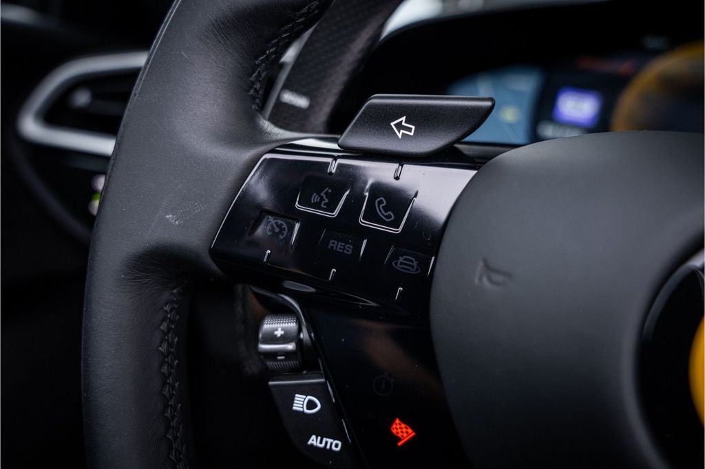 Ferrari 296 GTS 2025