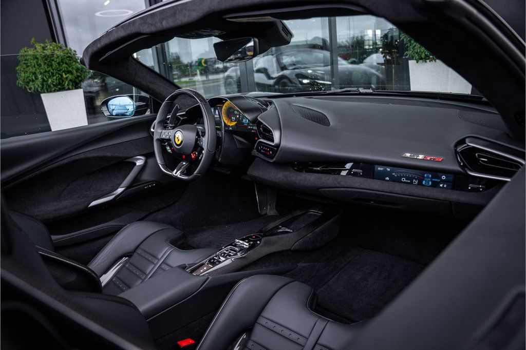 Ferrari 296 GTS 2025