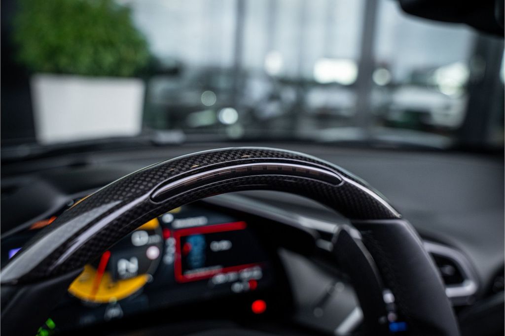 Ferrari 296 GTS 2025