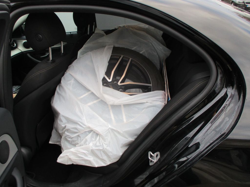 Mercedes-Benz E 300 2023