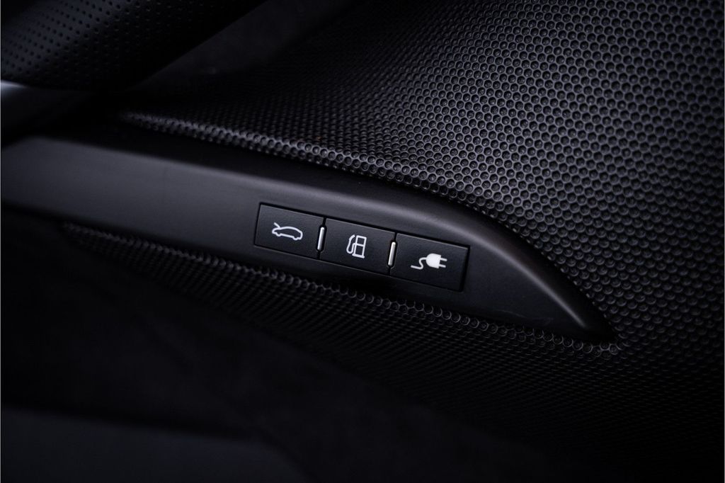 Ferrari 296 GTS 2025