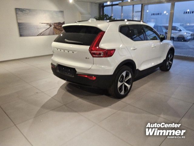 Volvo XC40 2025
