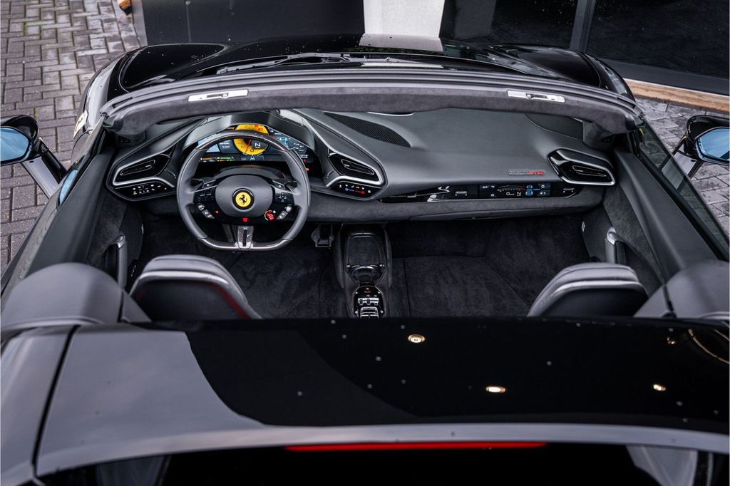 Ferrari 296 GTS 2025