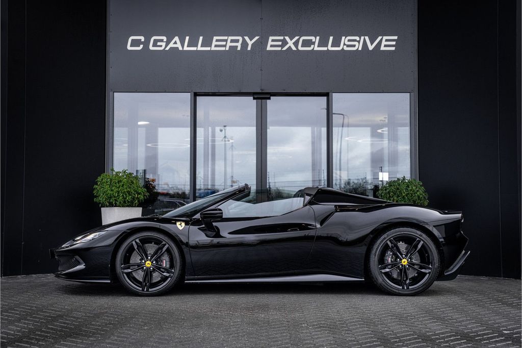 Ferrari 296 GTS 2025