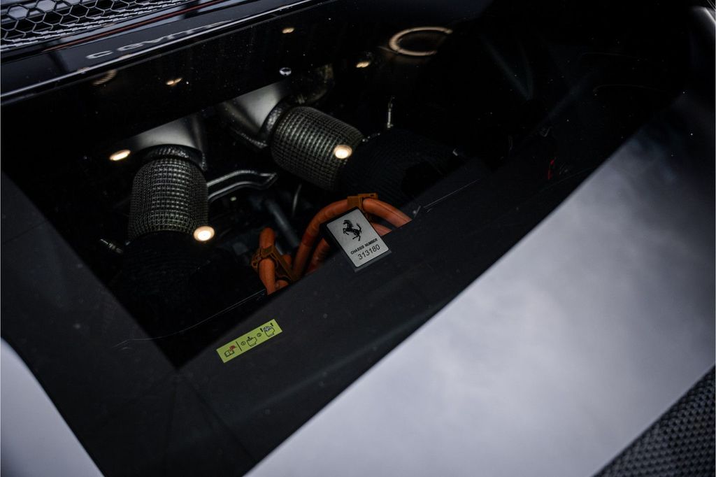 Ferrari 296 GTS 2025