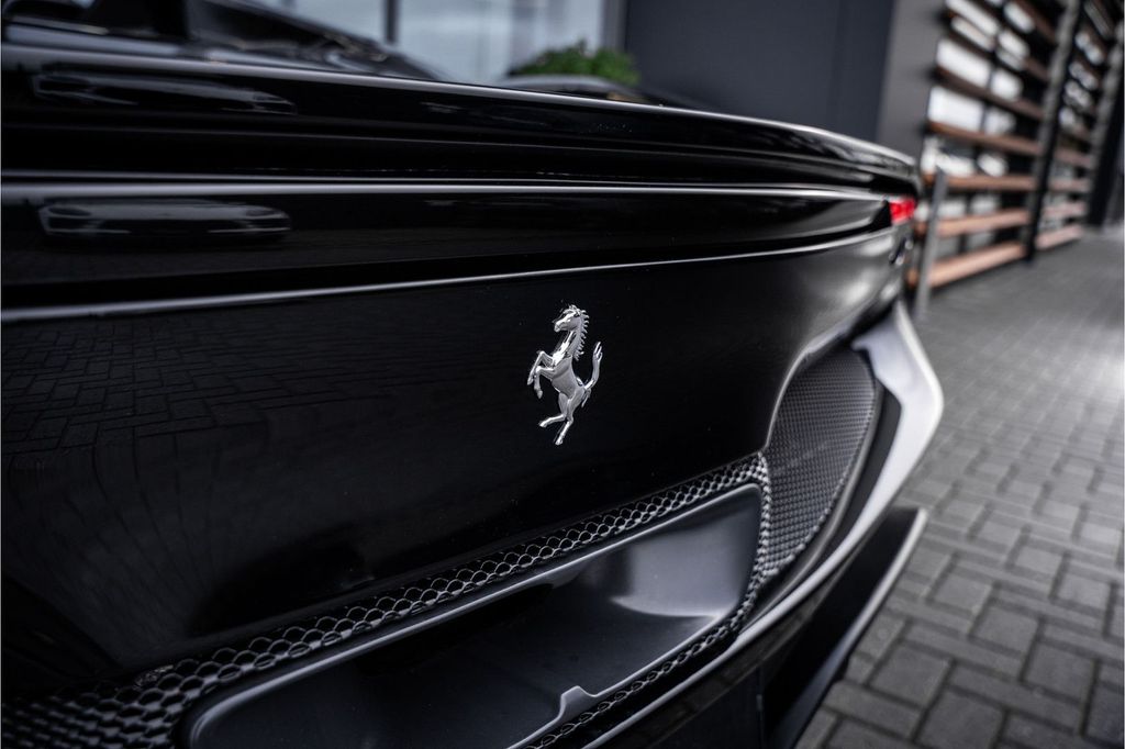 Ferrari 296 GTS 2025