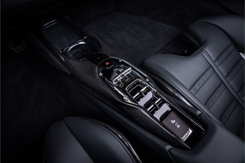 Ferrari 296 GTS 2025