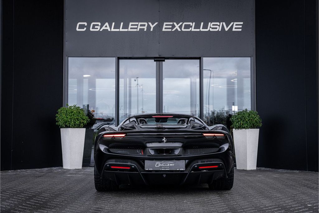 Ferrari 296 GTS 2025