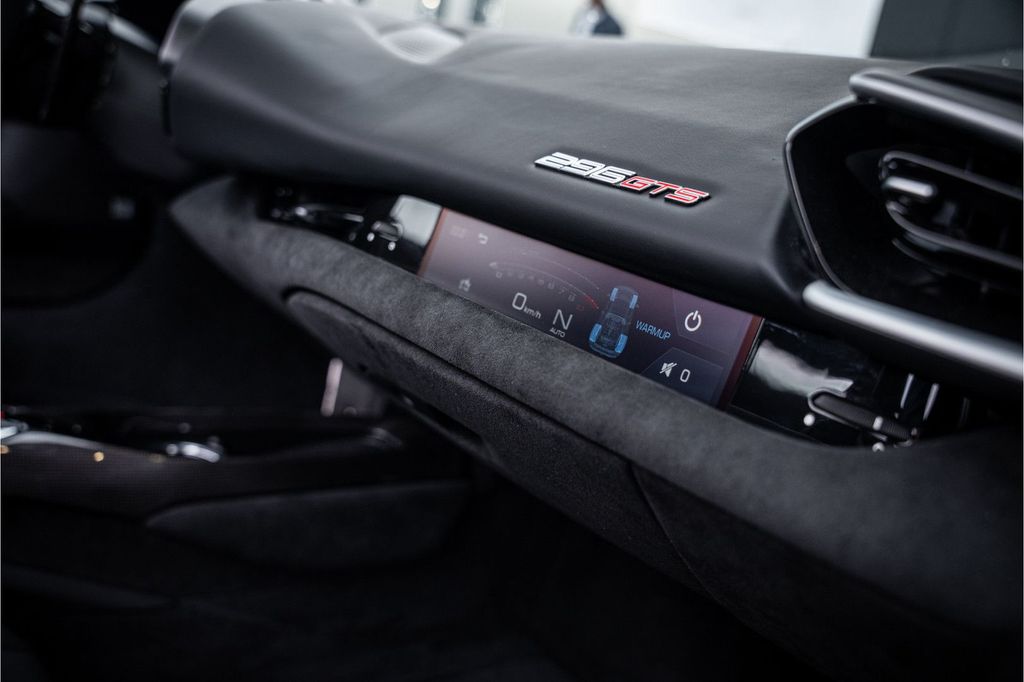 Ferrari 296 GTS 2025