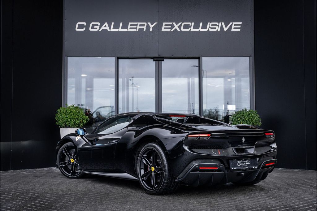 Ferrari 296 GTS 2025