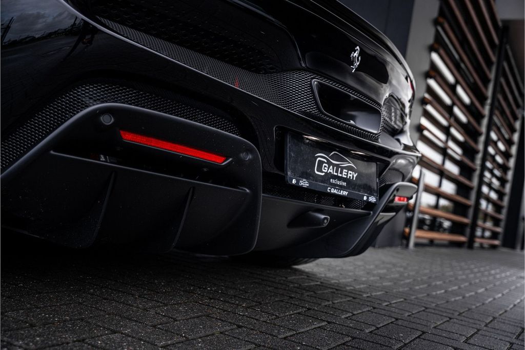 Ferrari 296 GTS 2025