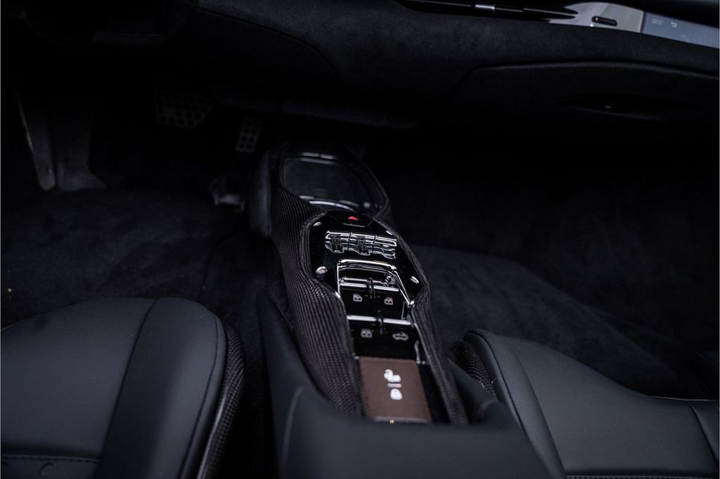 Ferrari 296 GTS 2025