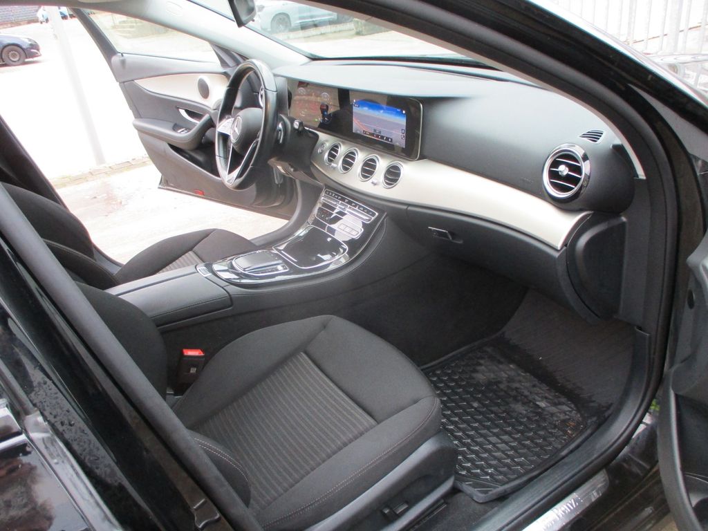 Mercedes-Benz E 300 2023