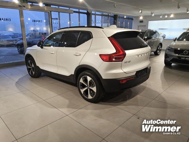 Volvo XC40 2025