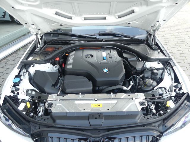 BMW 330 2024