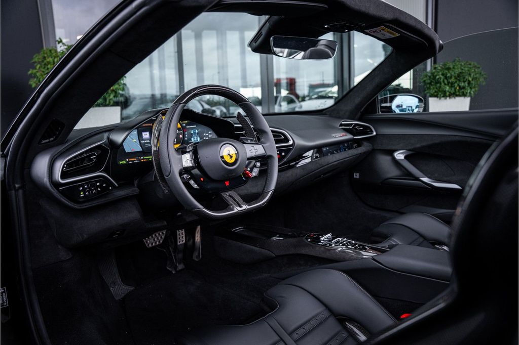 Ferrari 296 GTS 2025