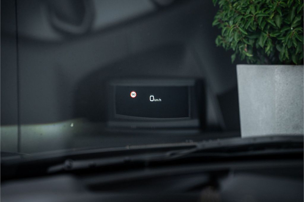 Ferrari 296 GTS 2025