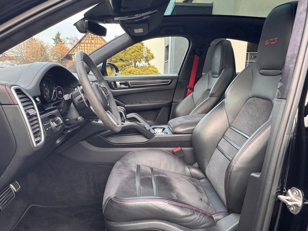 Porsche Cayenne 2022