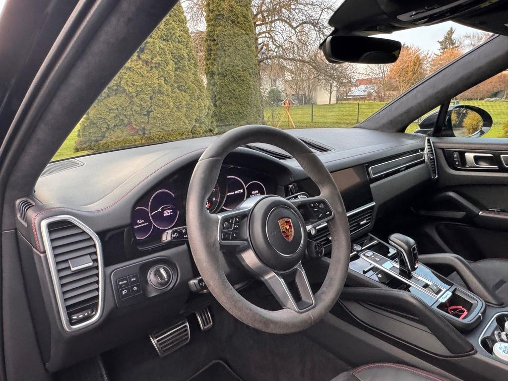 Porsche Cayenne 2022