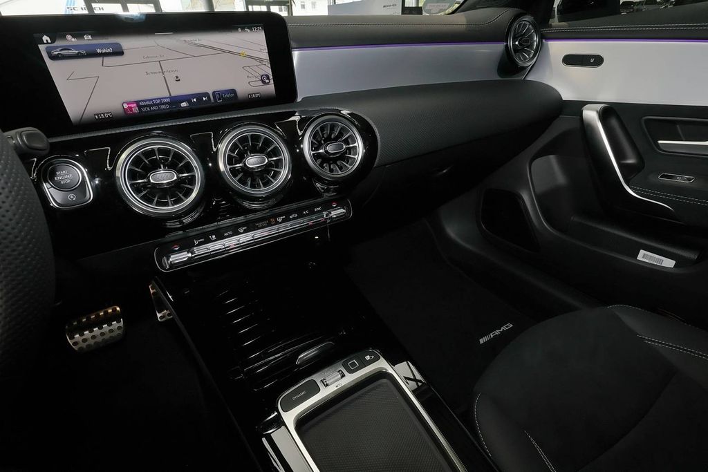 Mercedes-Benz CLA 180 2025