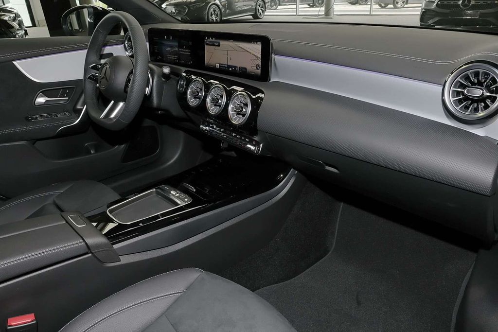 Mercedes-Benz CLA 180 2025