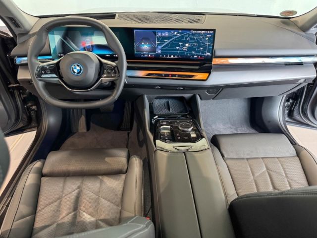 BMW i5 2024