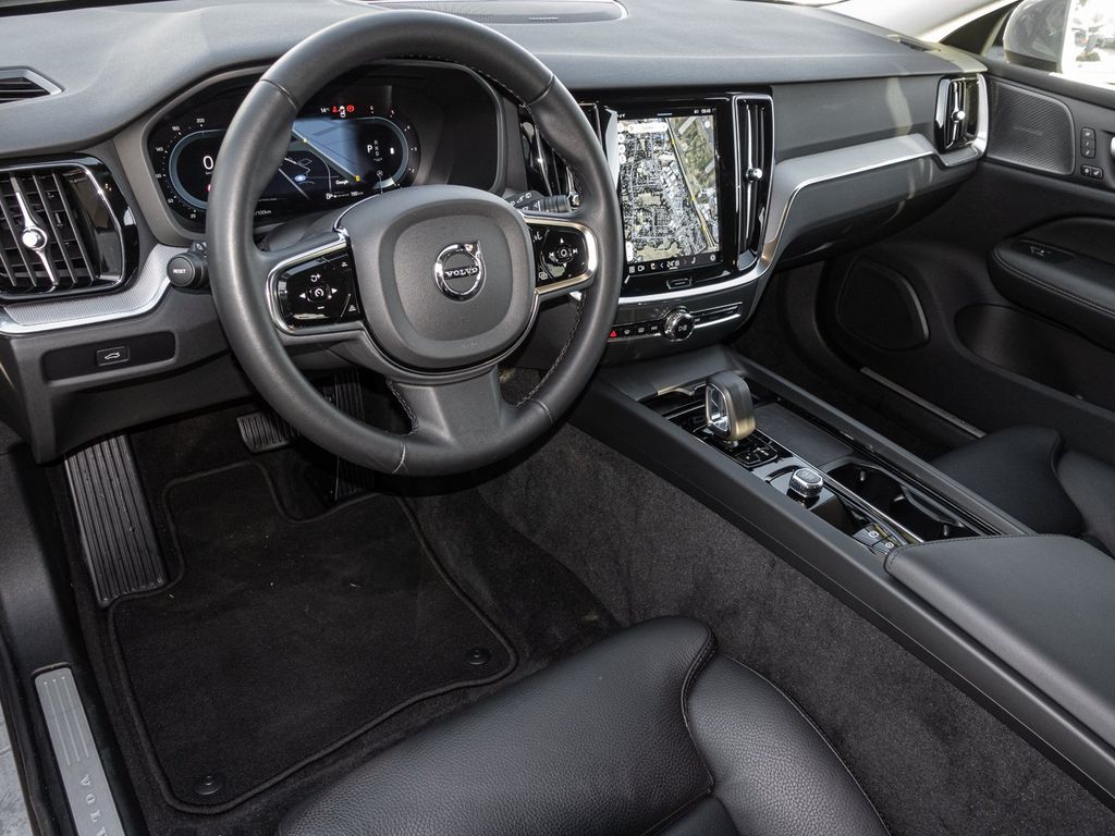 Volvo V60 Cross Country 2023