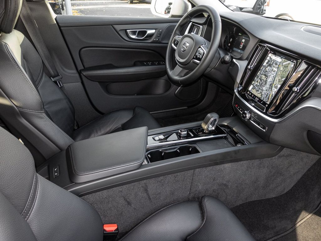 Volvo V60 Cross Country 2023