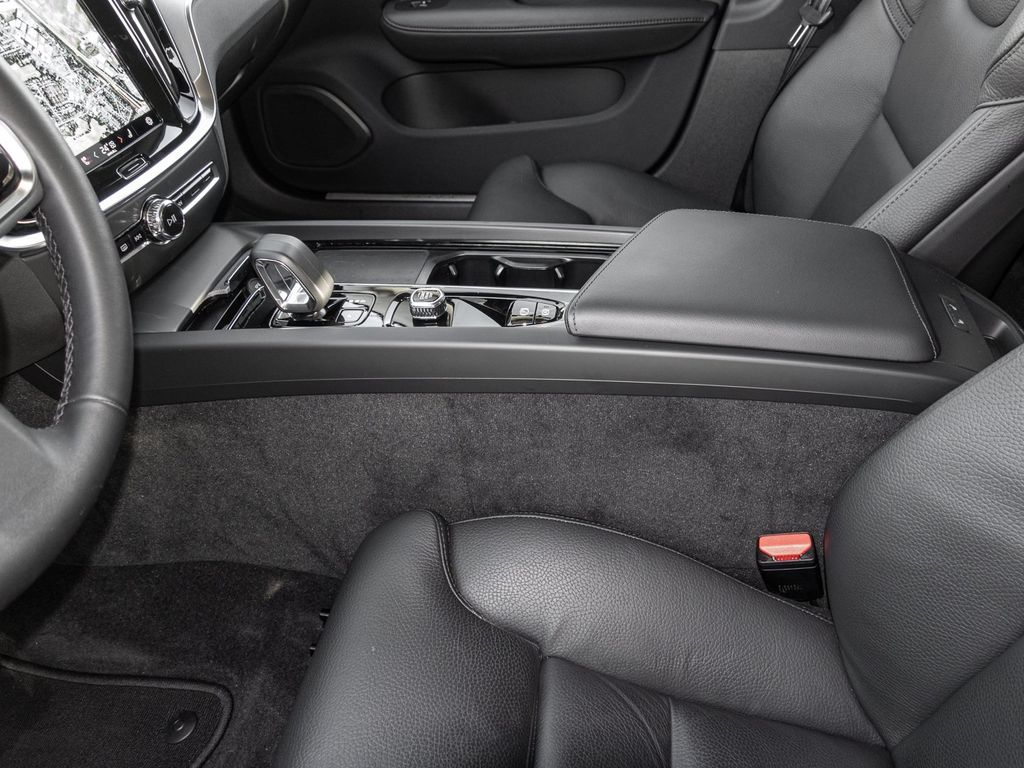 Volvo V60 Cross Country 2023