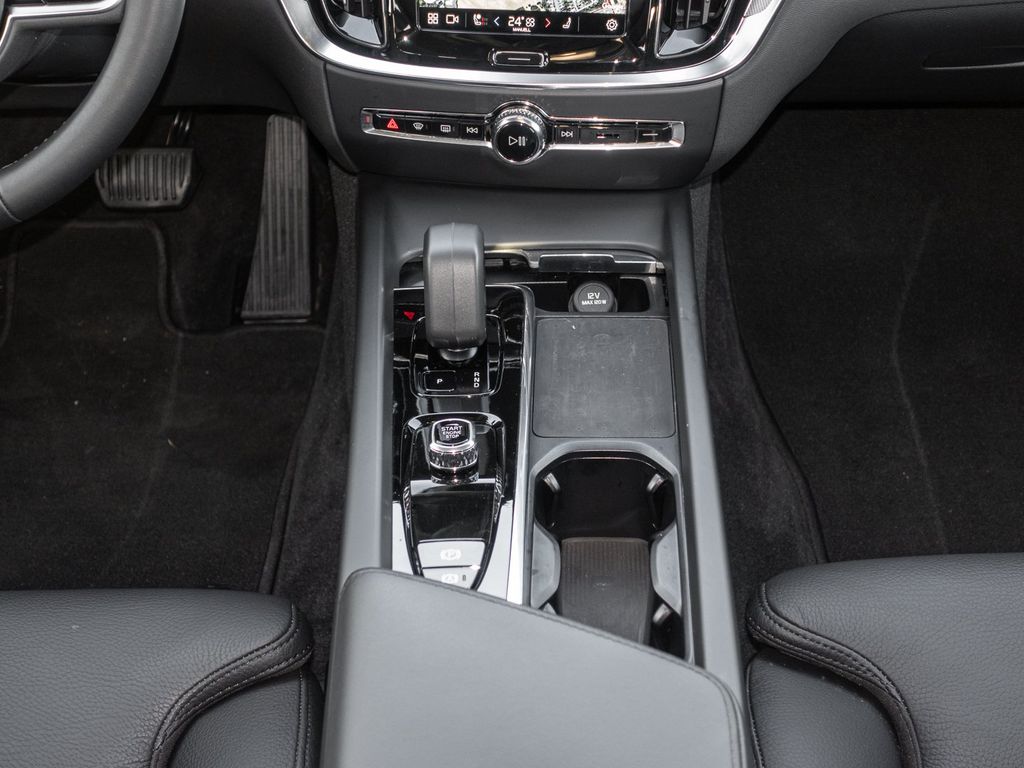 Volvo V60 Cross Country 2023