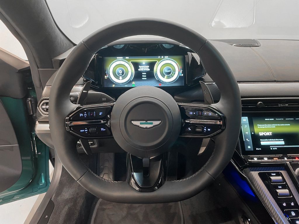 Aston Martin V8 Vantage 2025