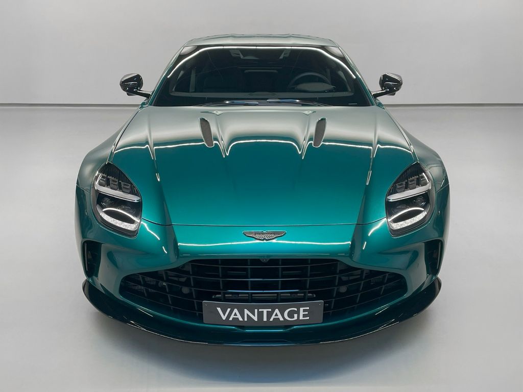 Aston Martin V8 Vantage 2025
