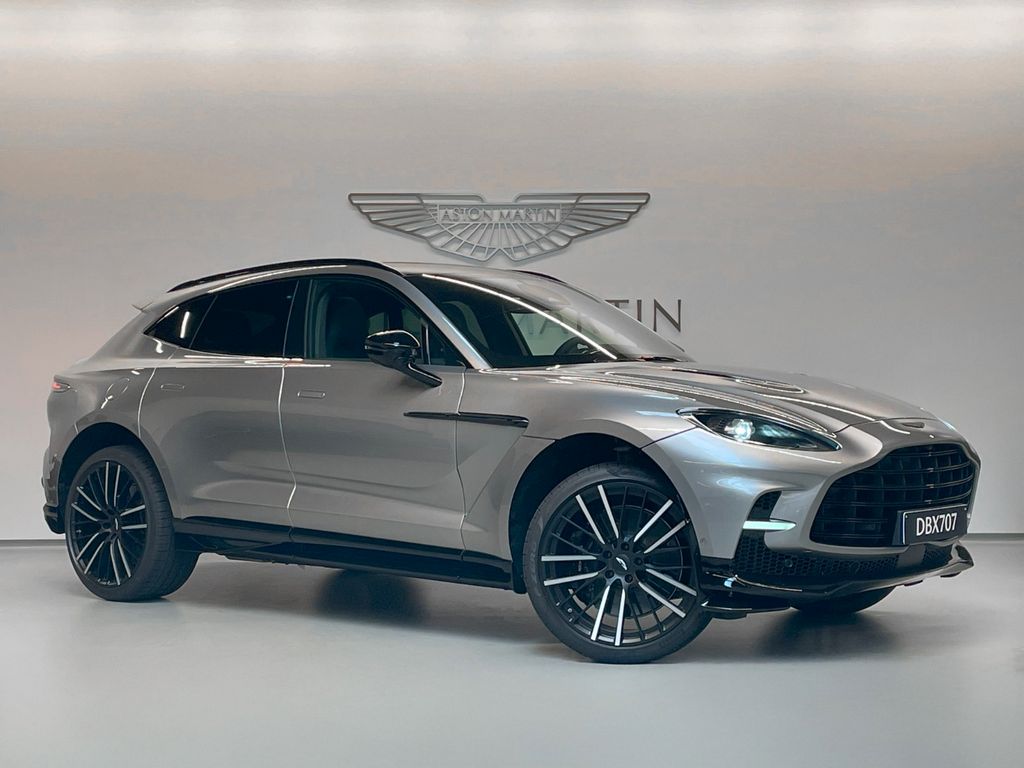 Aston Martin DBX 2025